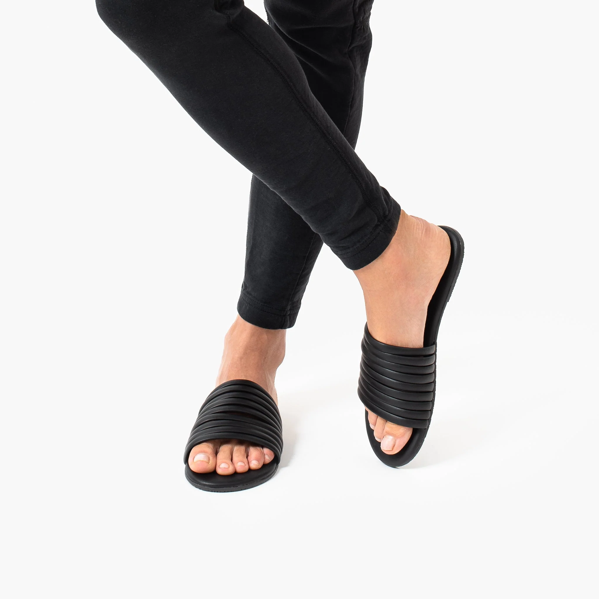 Caro - Black - Image 5